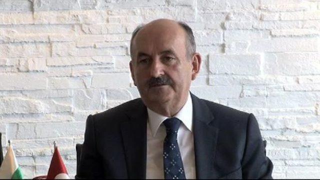 Bakan Müezzinoğlu: Akıl Hastaları Avm'de Tedavi Oluyorlarsa Onu Onlara Havale Ediyorum