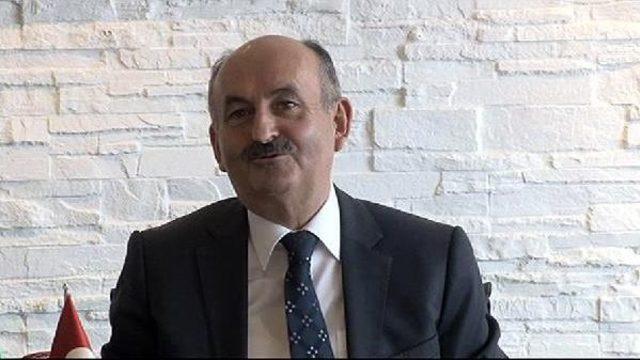 Bakan Müezzinoğlu: Akıl Hastaları Avm'de Tedavi Oluyorlarsa Onu Onlara Havale Ediyorum