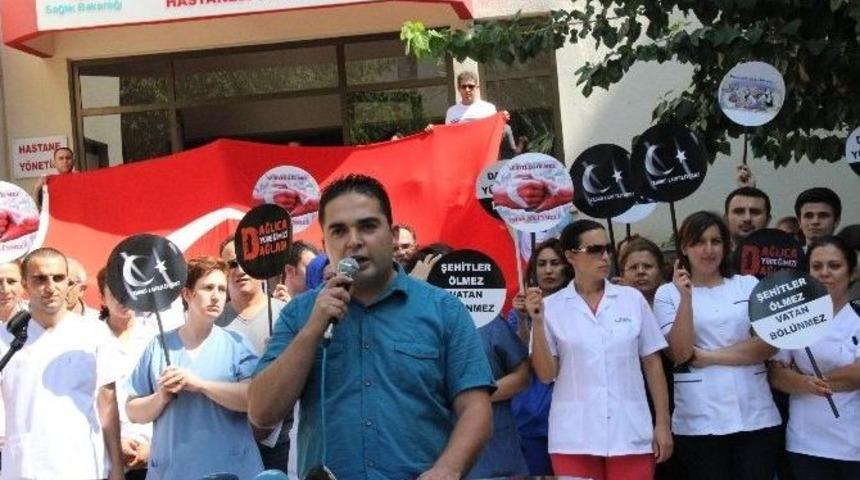 İzmirli Sağlık&ccedil;ılardan &rsquo;ter&ouml;re Hayır Kardeşliğe Evet&rsquo; &Ccedil;ağrısı