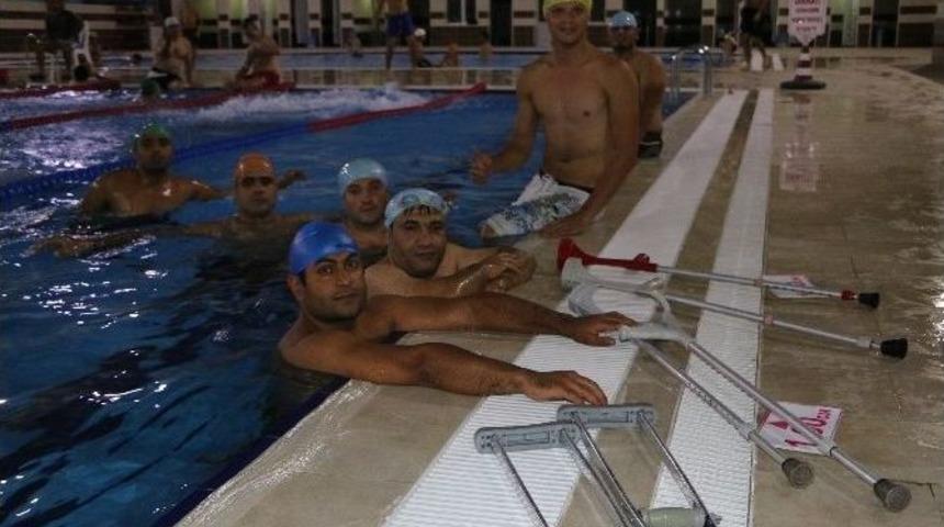 B&uuml;y&uuml;kşehir İle Y&uuml;zerek Engelleri Aşıyorlar