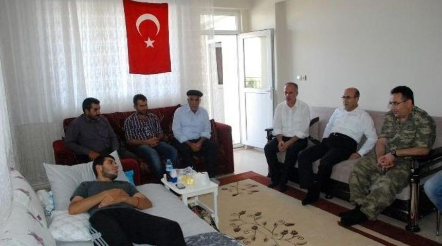 Vali Demirtaş Ve Eşi Dağlıca Gazisini Ziyaret Etti