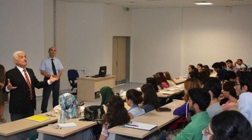 Başkan G&uuml;r&uuml;n Yıllar Sonra Tıp Fak&uuml;ltesi Sıralarında