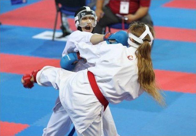 Türkiye Ümit, Genç Ve 21 Yaş Altı Karate Şampiyonası Başladı