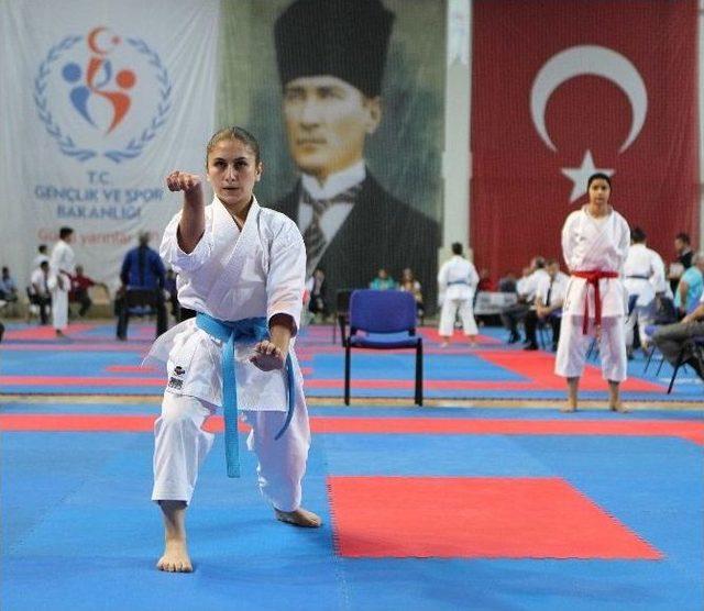 Türkiye Ümit, Genç Ve 21 Yaş Altı Karate Şampiyonası Başladı