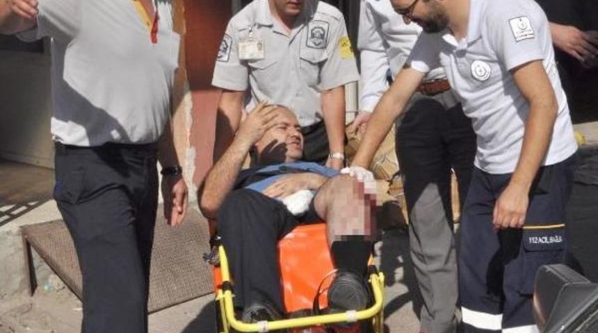 Ptt G&ouml;revlisi, &Ccedil;alıştığı Işyerinde Bacağından Bı&ccedil;aklandı