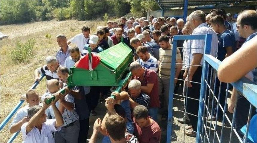 Kullandığı Trakt&ouml;r&uuml;n Altında Kalan &Ccedil;ocuk Hayatını Kaybetti