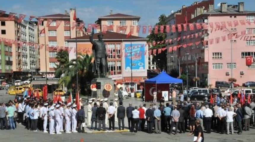 Atat&uuml;rk'&uuml;n Rize&rsquo;Ye Gelişinin 91&rsquo;Inci Yıld&ouml;n&uuml;m&uuml;nde Ilgin&ccedil; Şiir: Rizeli Silah Yapar Silah Atar, Kızdırırsan &Ccedil;eker Sokar Bı&ccedil;ağı