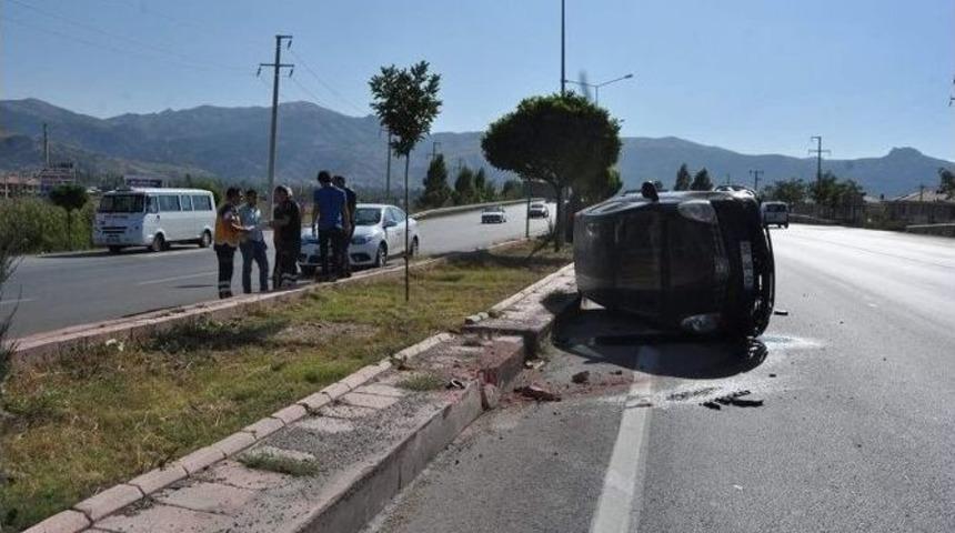 Sıkıştıran Ara&ccedil;tan Kurtulmak İsterken Kaza Yaptı