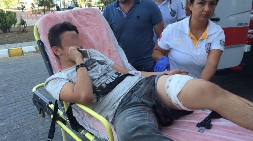 Gitarını Vermek İstemeyen 14 Yaşındaki &Ccedil;ocuğu Bı&ccedil;akladılar