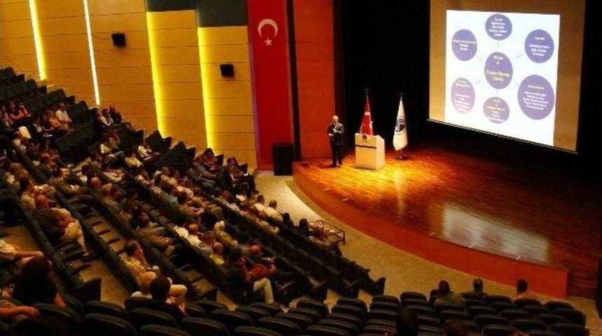 Sa&uuml; Rekt&ouml;r&uuml; Muzaffer Elmas Akademik Genel Kurul Toplantısına Katıldı