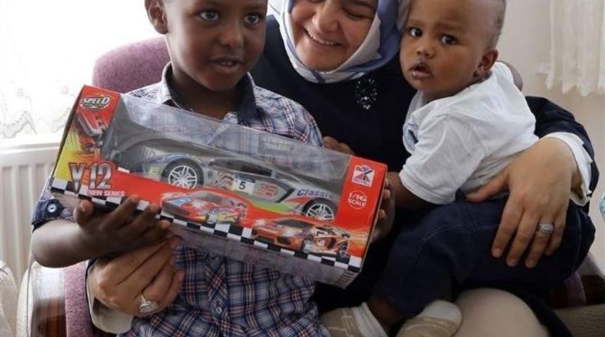 Bakan Gürcan’dan Somalili Miniklere Bayram Hediyesi