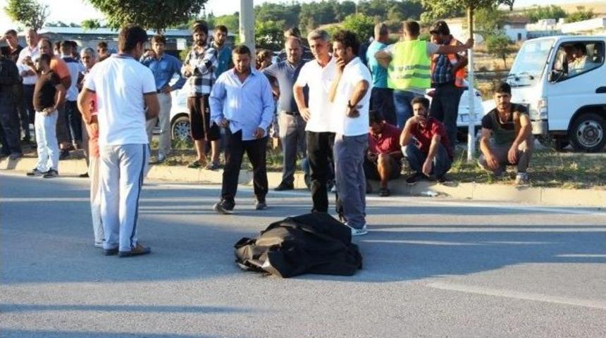 Minib&uuml;se Yetişmek İsterken Hayatını Kaybetti
