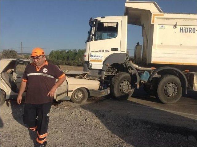 Gediz’de Trafik Kazası: 1 Ölü, 3 Yaralı