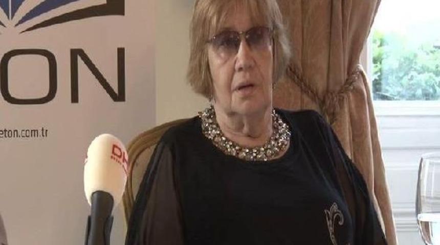 &Uuml;nl&uuml; Rus Kadın Yazar Larisa Vesilyeva, Yeni Kitabı ''kremlin Kadınları'' I&ccedil;in İstanbul'da...