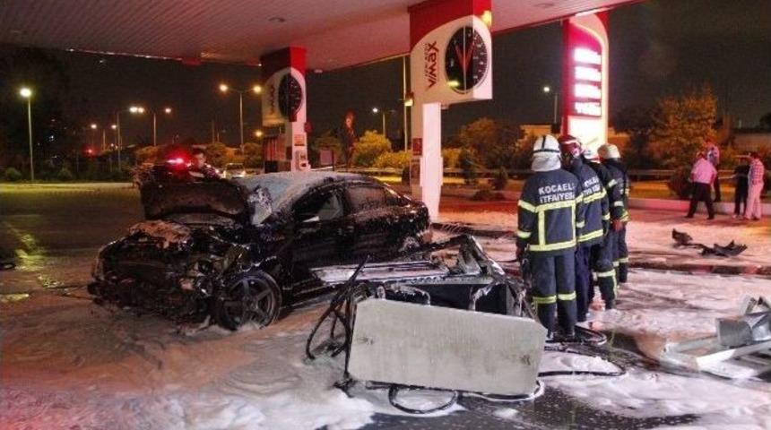 Otomobil Akaryakıt İstasyonuna Daldı: 1 Yaralı