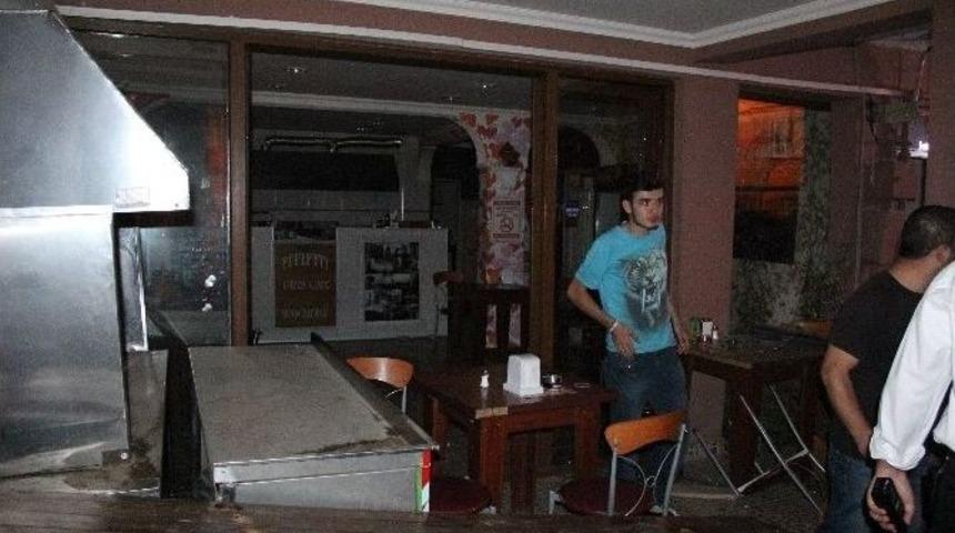 (&ouml;zel Haber) &Ccedil;atısına Baz İstasyonu Kurulan Lokantayı Dağıttılar