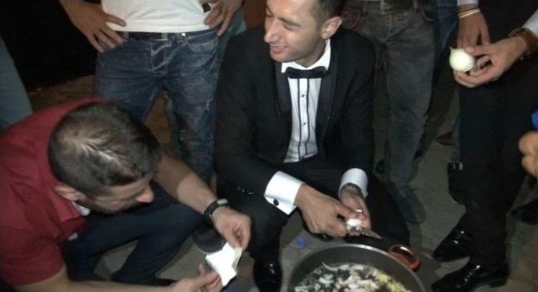 Damat İşkencesinde Soğan G&ouml;z Yaşarttı