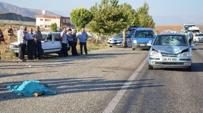 Otomobilin &Ccedil;arptığı 13 Yaşındaki &Ccedil;ocuk Hayatını Kaybetti