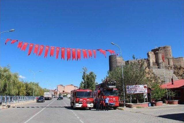 Oltu Bayraklarla Donatıldı