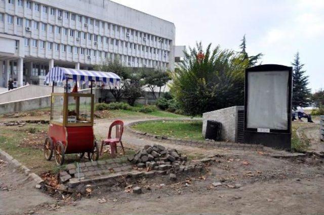 Valilik Önünde Şüpheli Valiz Alarmı 1