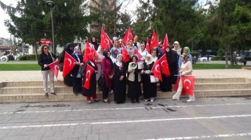 Kadem &Uuml;yelerinden Ter&ouml;re Tepki Protestosu