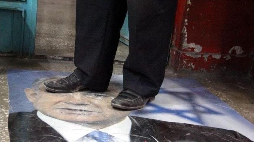 (&ouml;zel Haber) İsrail Askerlerinin Mescid-i Aksa&rsquo;daki Saldırısına Kayserili &Ccedil;aycıdan Fotoğraflı Tepki