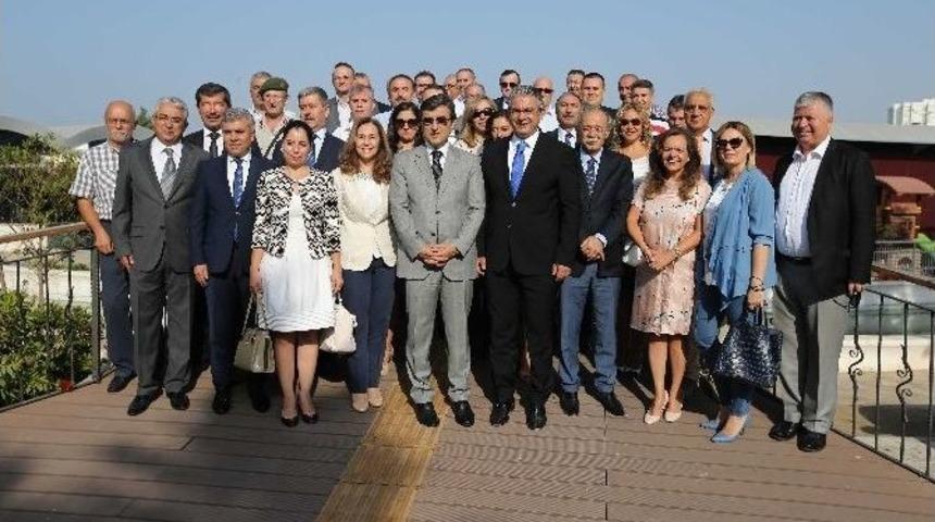 Karşıyaka Hizmette Tek V&uuml;cut