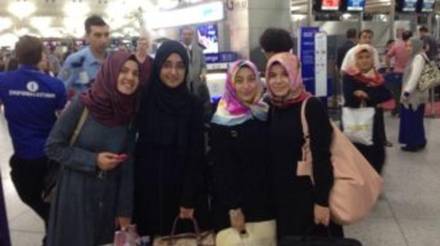 Sa&uuml;&rsquo;l&uuml; &Ouml;ğrenciler Malezya&rsquo;ya Gitti