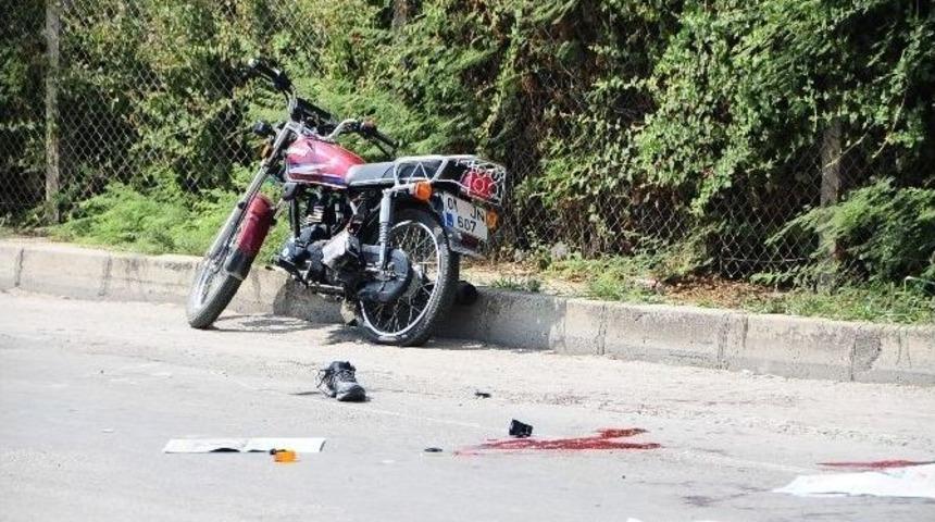 Motosikletiyle Giderken &Ouml;ld&uuml;r&uuml;ld&uuml;