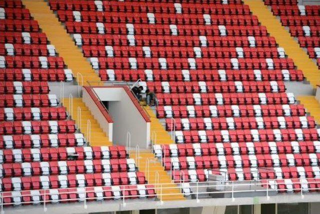 Antalyaspor Stadı Zemininde Hayal Kırıklığı