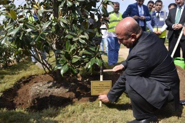 Bakan Arzu'dan Şehit Polisin Ailesine Ziyaret