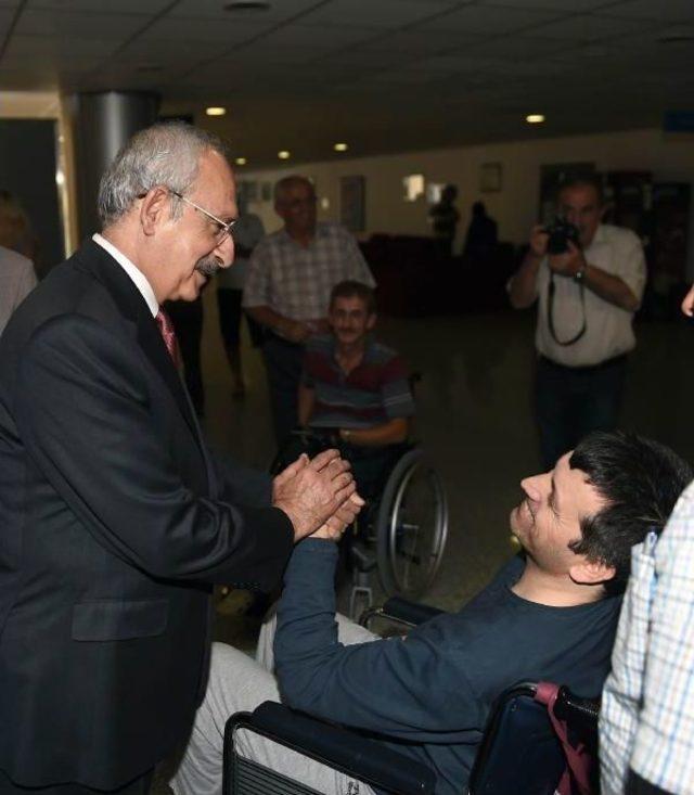 Kılıçdaroğlu, Tsk Rehabilitasyon Merkezi'ni Ziyaret Ederek Gazilerle Görüştü / Ek Fotoğraflar