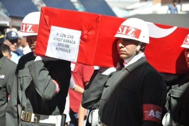 Şehit Uzman Çavuş Karaca Toprağa Verildi