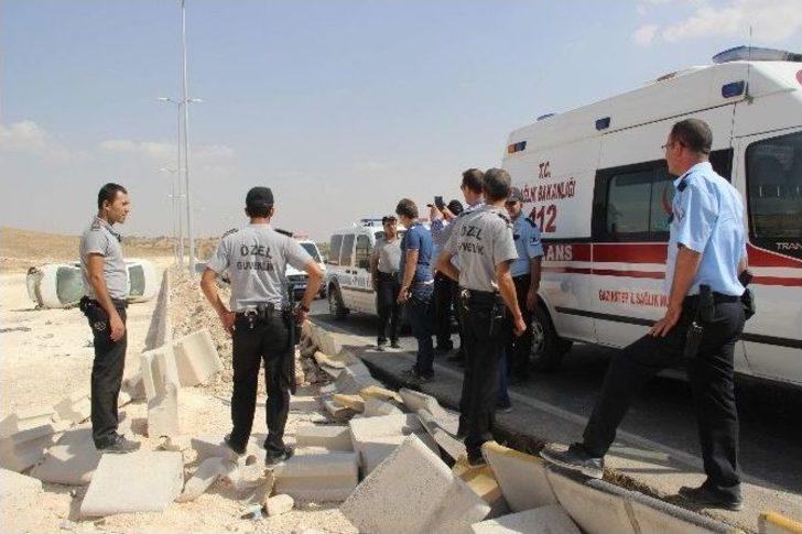 Gaziantep’te Takla Atan Araçtaki 3 Kişi Yaralandı G3