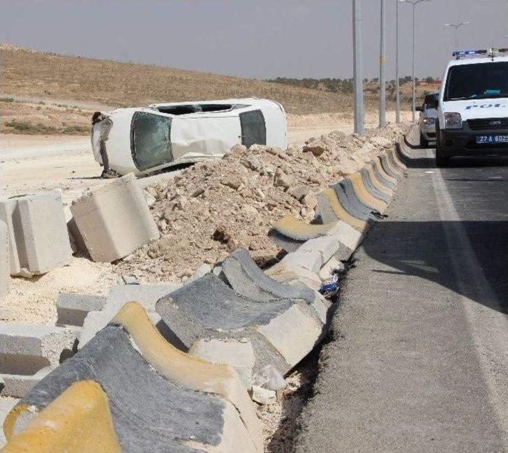Gaziantep’te Takla Atan Araçtaki 3 Kişi Yaralandı G4