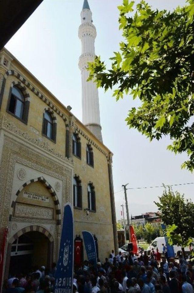 Şirinevler Merkez Camii Yeni Yüzüyle İbadete Açıldı