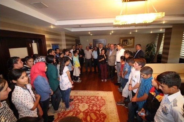 Vali Işın Öğrencileri Kabul Etti G5