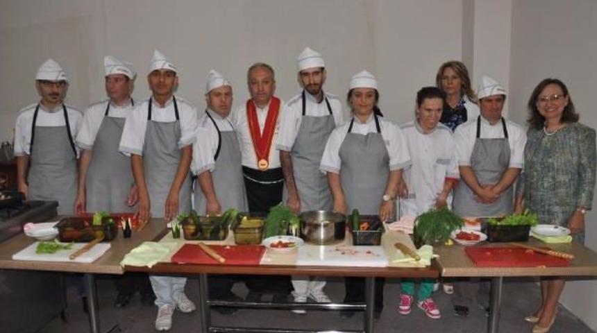 Zihinsel Engellilere Aş&ccedil;ı &Ccedil;ırağı Kursu