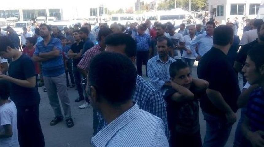 7'nci Katta Intihara Kalkışan Genci Polisler Ikna Etti