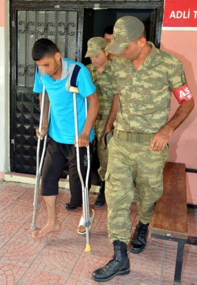 Pkk Gösterisinde Polise Ateş Edince Ayağından Vuruldu