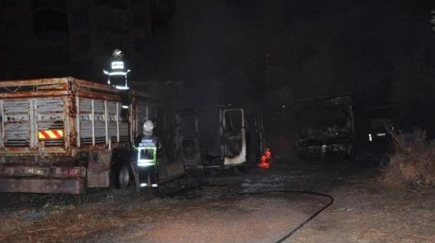 Yediemin Otoparkındaki Yangında 3 Ara&ccedil; K&uuml;l Oldu