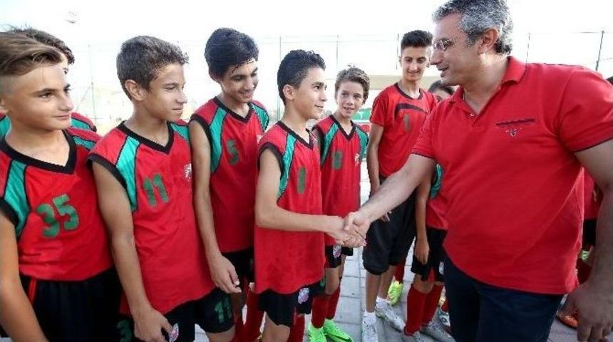 Karşıyaka&rsquo;da Altyapıya &lsquo;başkan Akpınar&rsquo; Morali