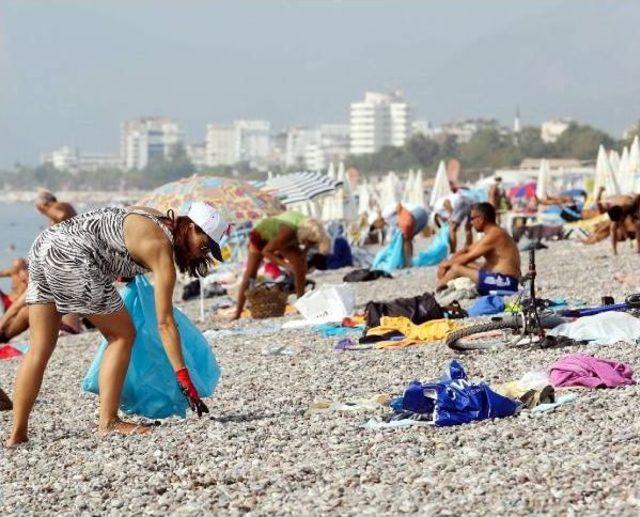 Turmepa Gönüllüleri Sahili Temizledi