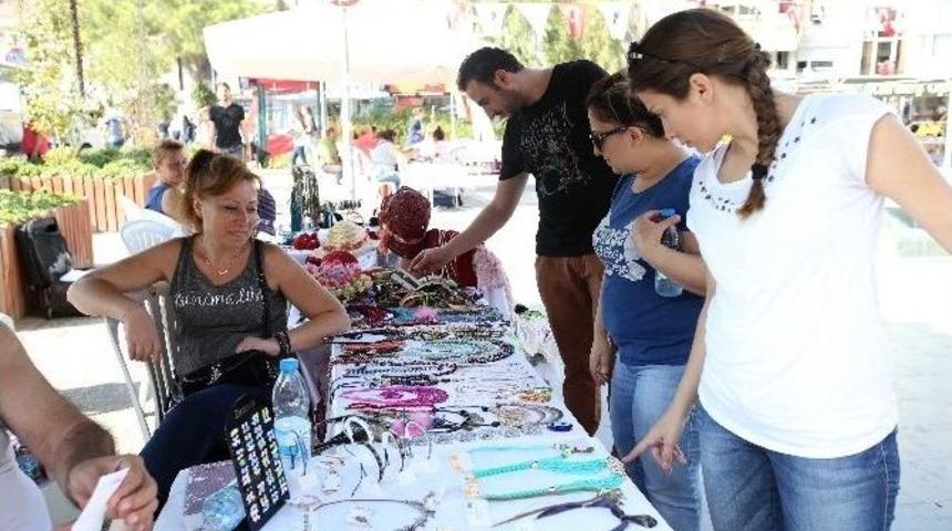 Karşıyaka&rsquo;nın &Uuml;retici Kadınlarından El Emeği Kermesi