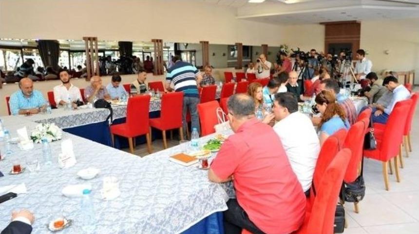 Vali Okur Basın Mensuplarıyla Bir Araya Geldi