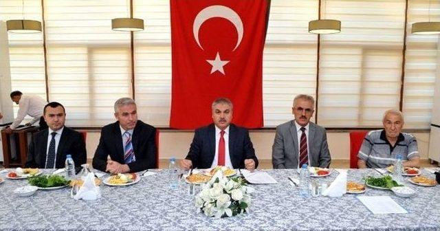 Vali Okur Basın Mensuplarıyla Bir Araya Geldi 1