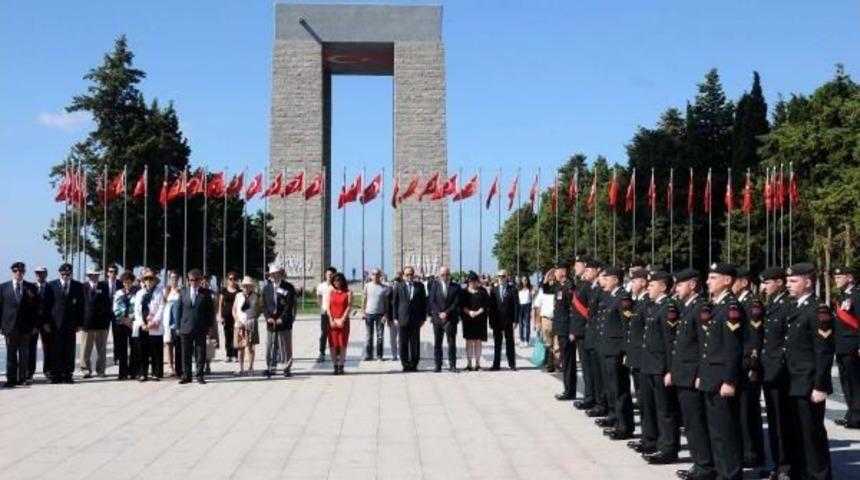 Kanadalılar Gelibolu'da &Ouml;len Askerlerini Andı