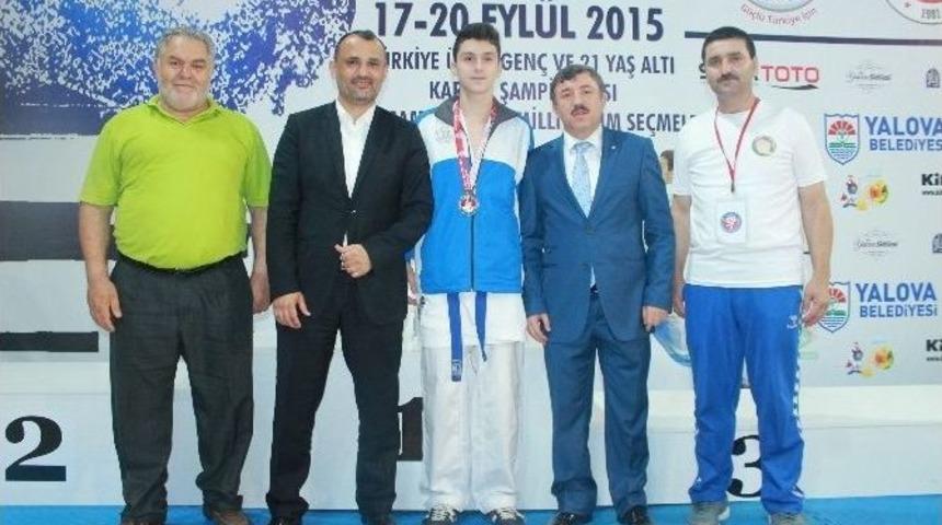 Ali G&uuml;ney, Yalova&rsquo;ya Altın Madalyayı Getirdi