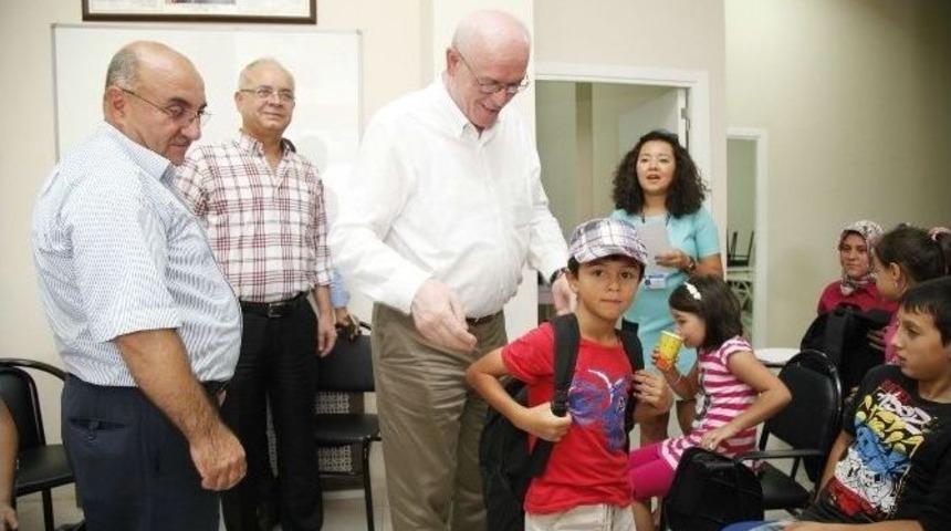 &Ouml;ğrencilerin Okul İhtiya&ccedil;ları Başkan Kurt&rsquo;tan