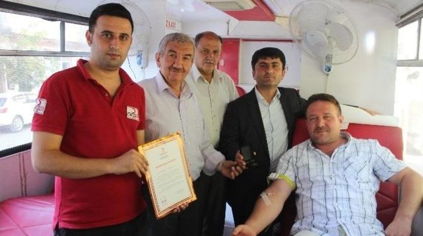 Ayaklı Kan Bankası Gibi